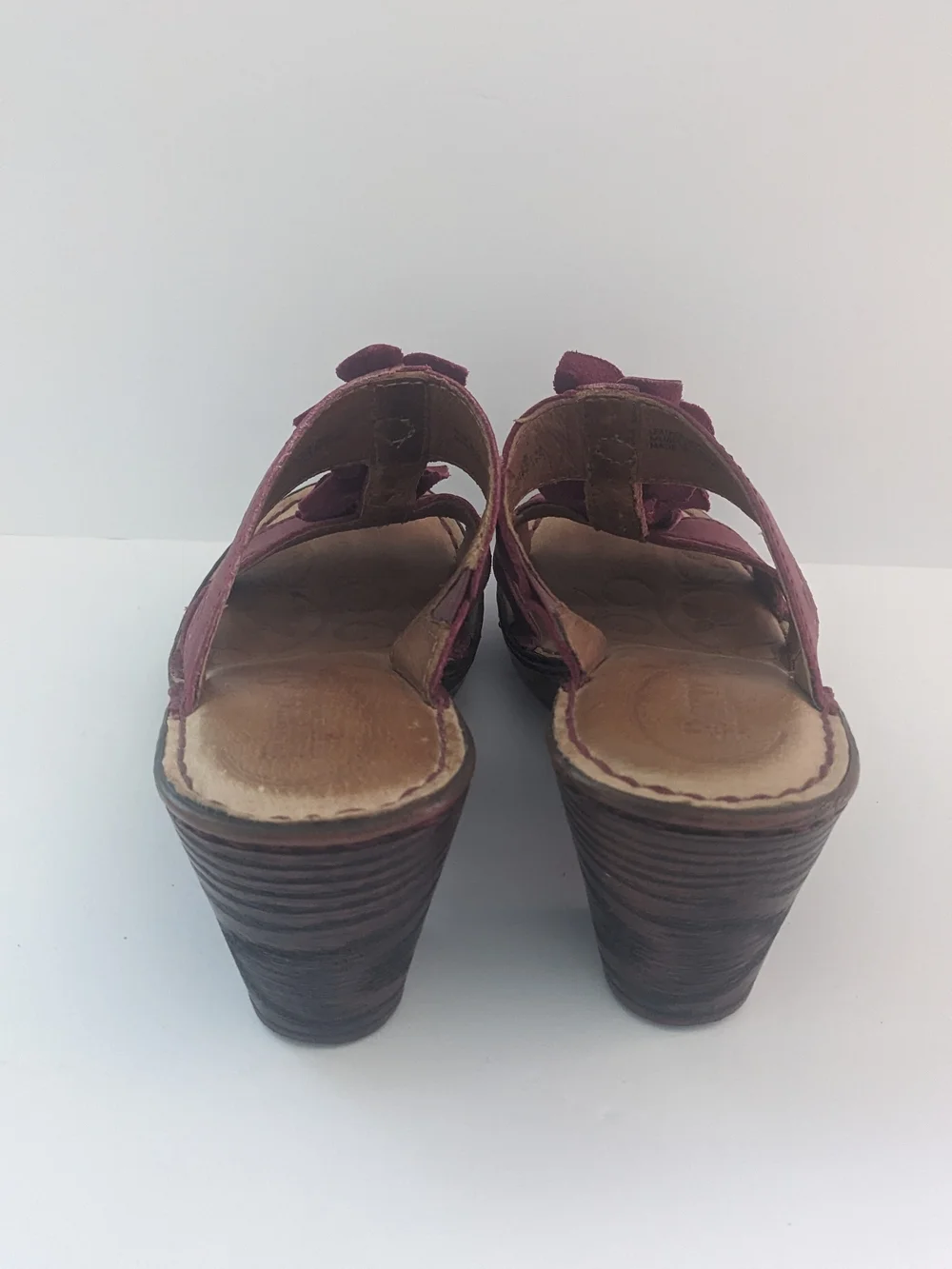 Born Leather Burgundy Ruffle-Trim Slide Sandals 7